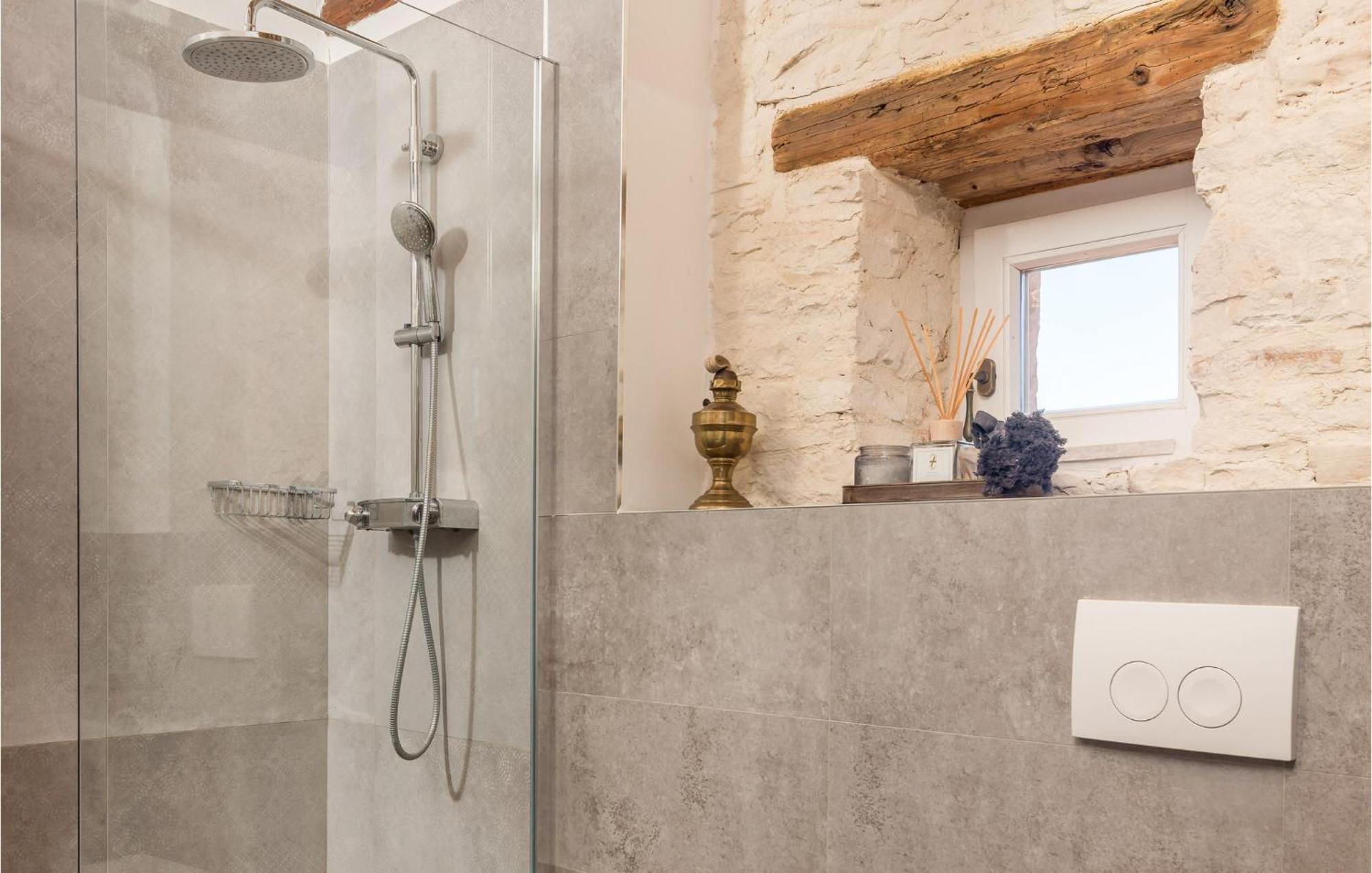 Amazing Home In Foli With Kitchen Exteriör bild